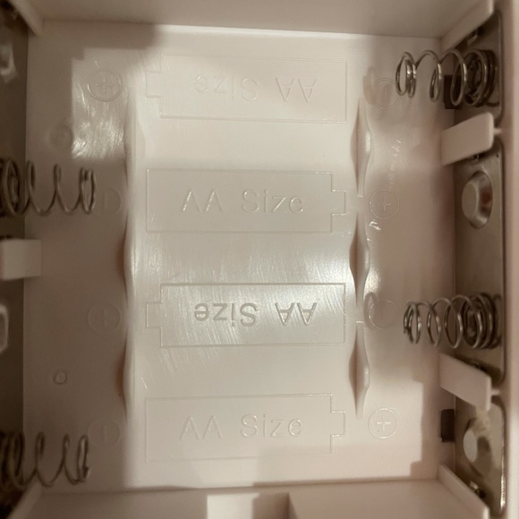 LED Lighted Makeup Mirror - Picture 4 of 5